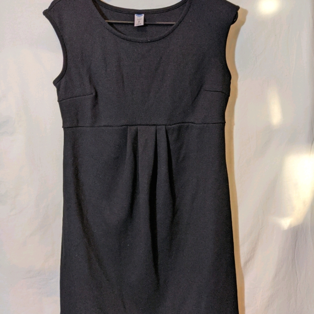 Old Navy black maternity dress xs